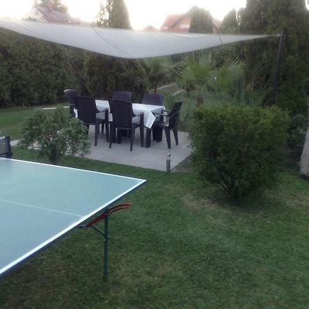 Oeroekzoeld Apartmanok Balatonfenyves Dış mekan fotoğraf