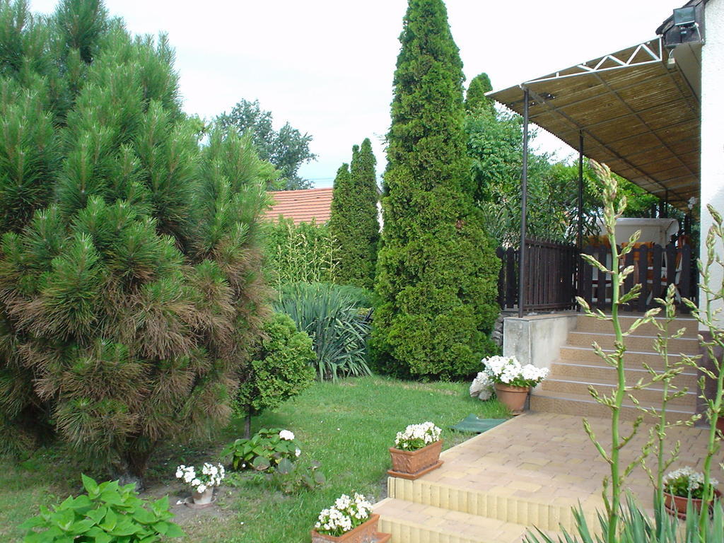 Oeroekzoeld Apartmanok Balatonfenyves Dış mekan fotoğraf